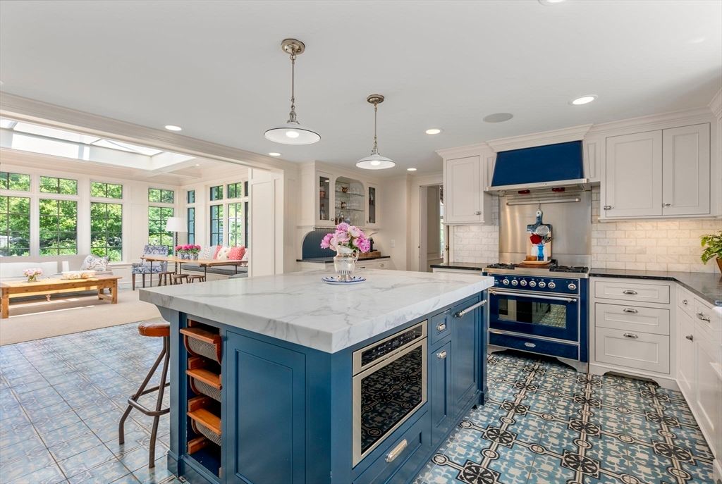Interior, Kitchen, Living room, Pendant Lights, Recessed Lighting, Stainless Steel Appliances