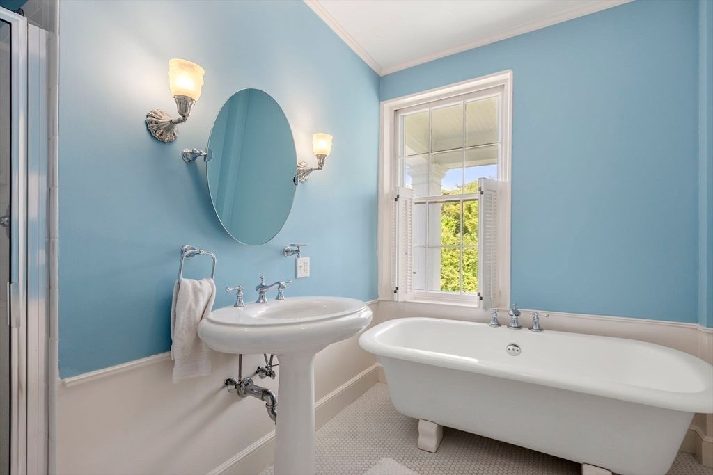Bathroom, Free Standing Baths, Interior