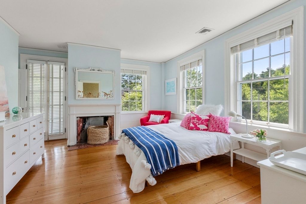 Bedroom, Fireplace, Interior, Wood Texture Flooring
