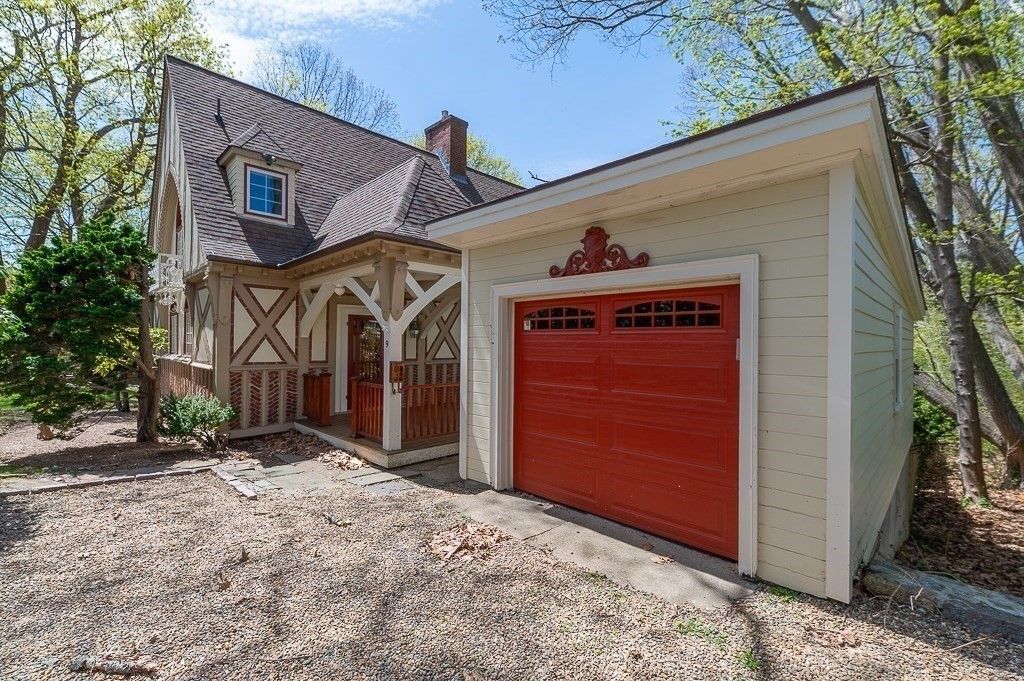 Detached Garage, Exterior