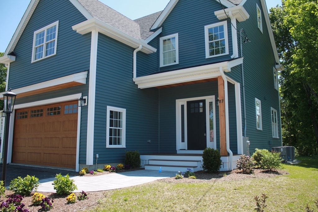 Attached, Exterior, Facade, Rowhouse