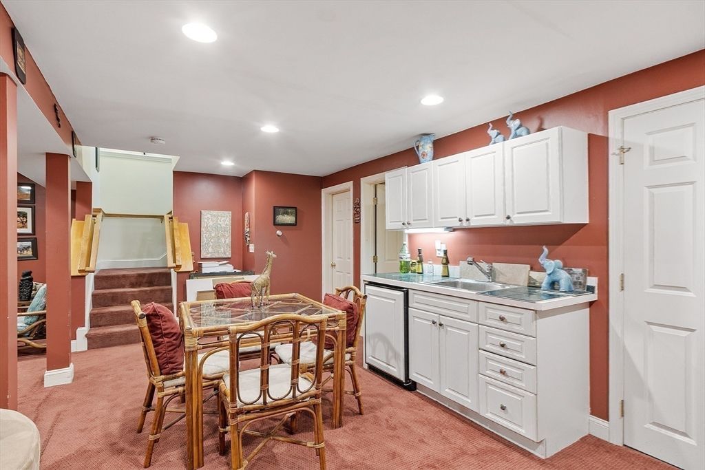 Dining room, Interior, Kitchen, Recessed Lighting