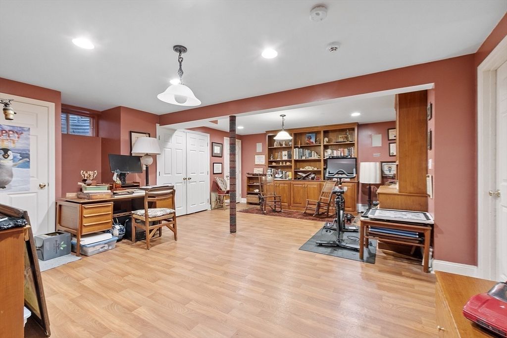 Fitness Equipment, Home Office, Interior, Pendant Lights, Recessed Lighting, Wood Texture Flooring