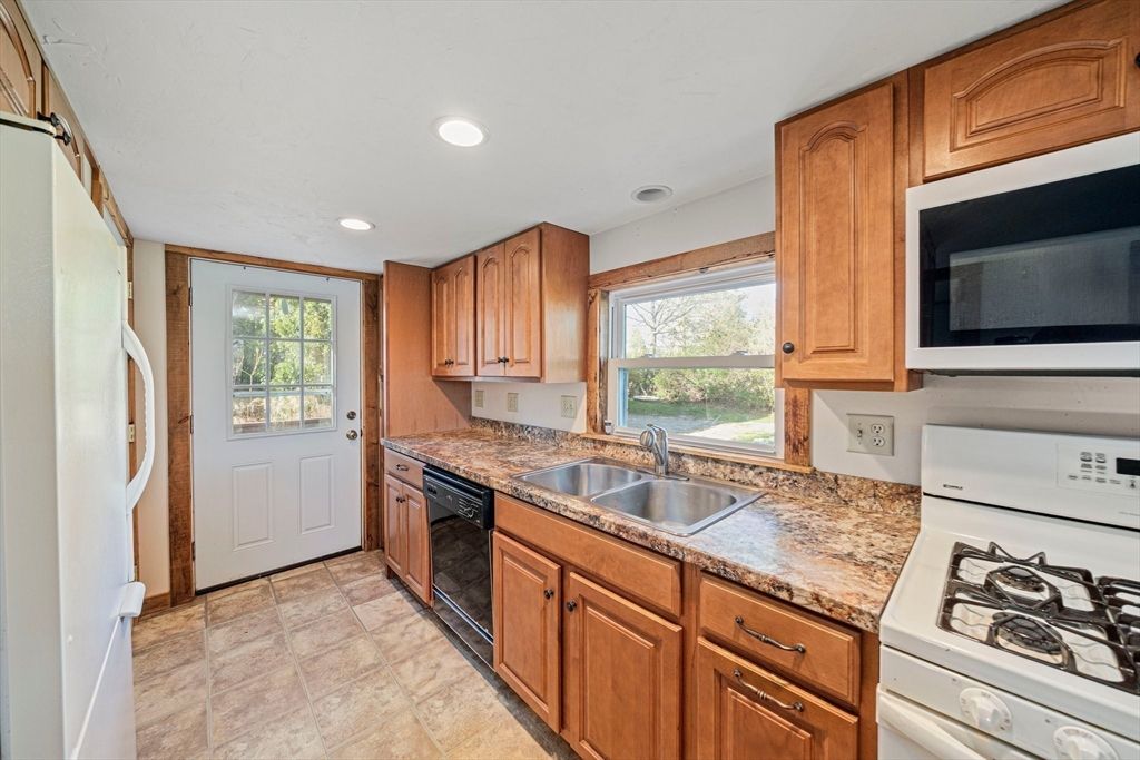 Interior, Kitchen, Recessed Lighting