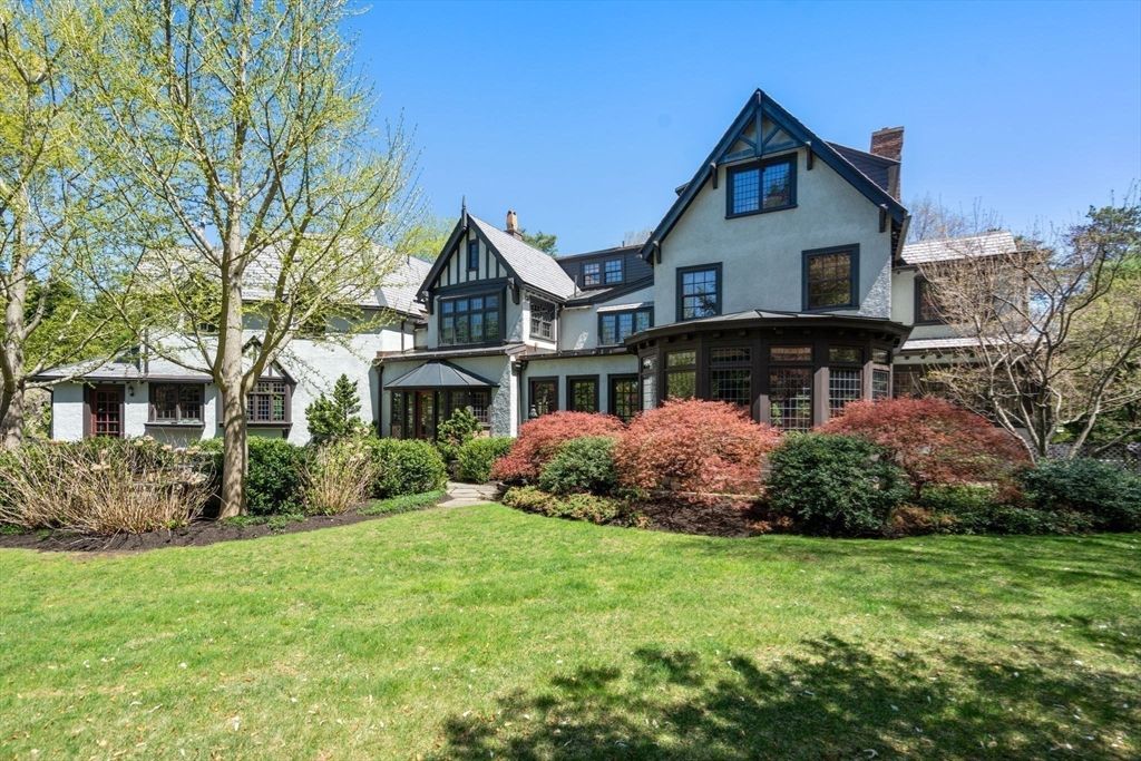 Backyard, Exterior, Facade, Tudor Revival
