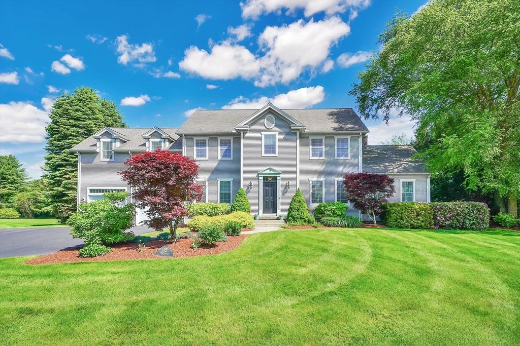 Attached, Backyard, Exterior, Facade, Georgian