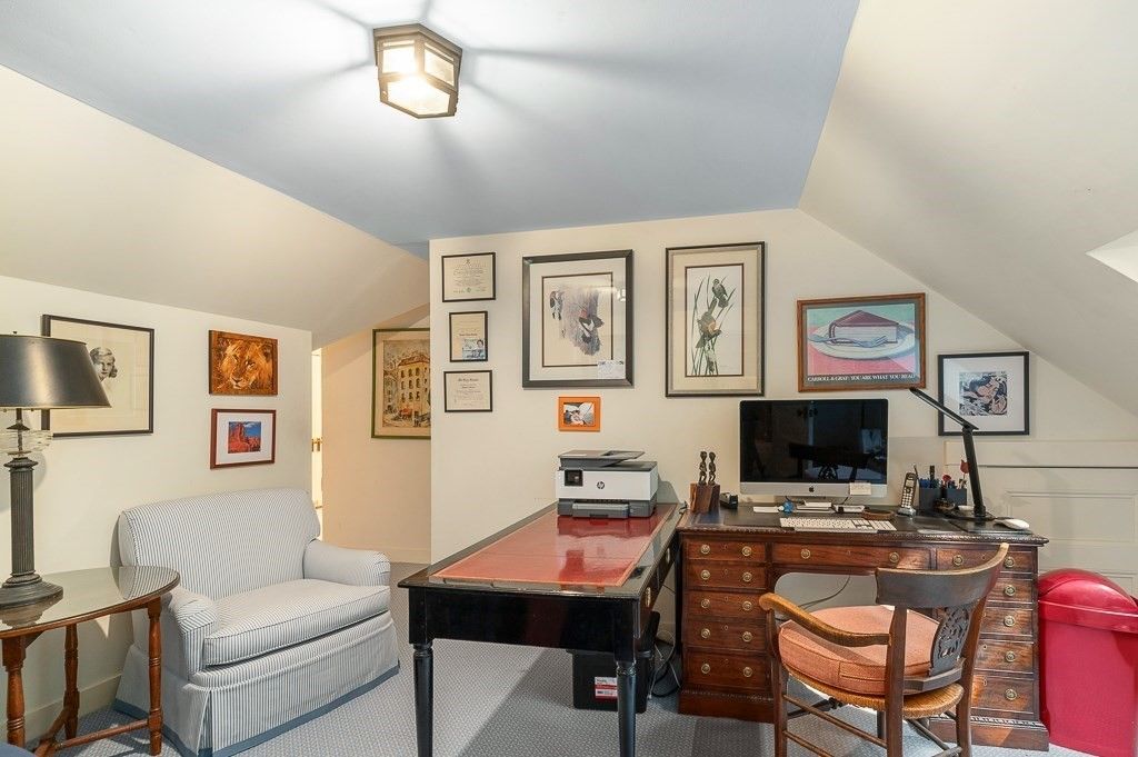 Home Office, Interior