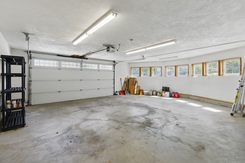 Garage, Interior