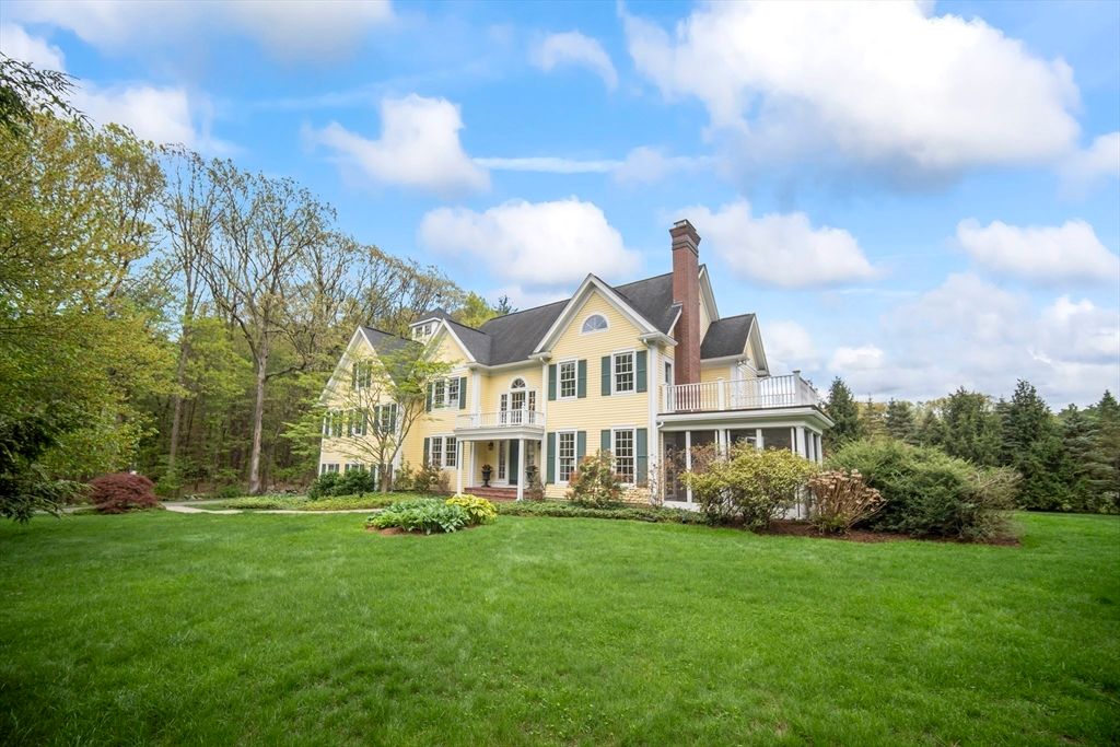 Backyard, Exterior, Facade, Queen Anne Victorian