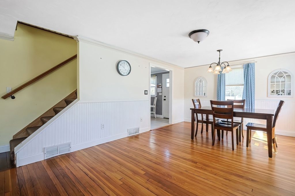 Dining room, Interior, Wood Texture Flooring