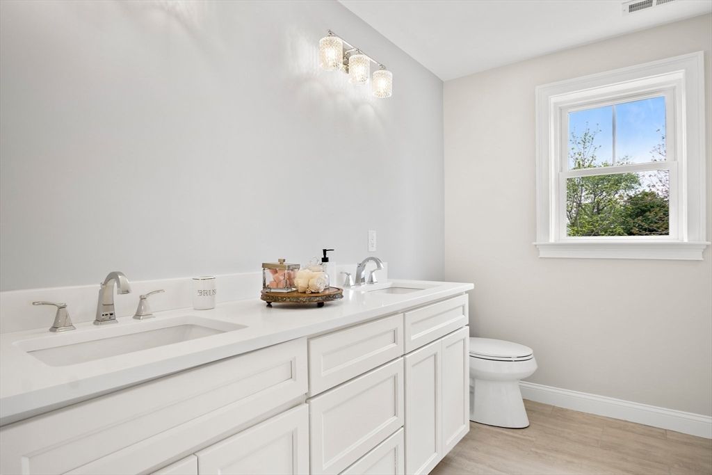 Bathroom, Dual Sink Vanities, Interior, Wood Texture Flooring