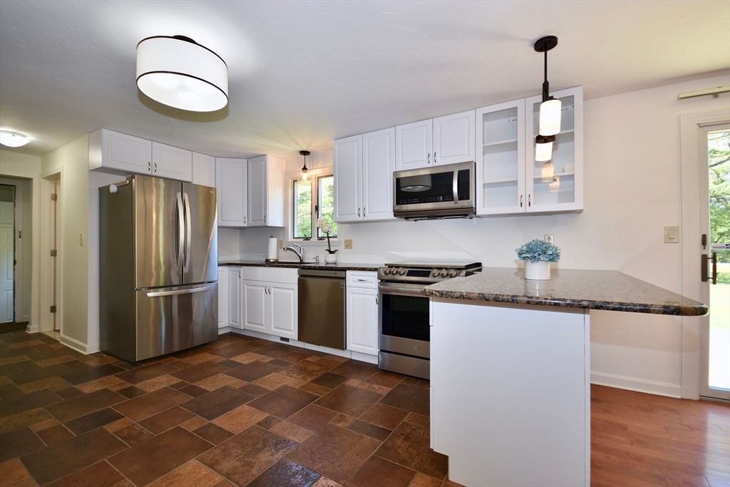 Interior, Kitchen, Pendant Lights, Stainless Steel Appliances