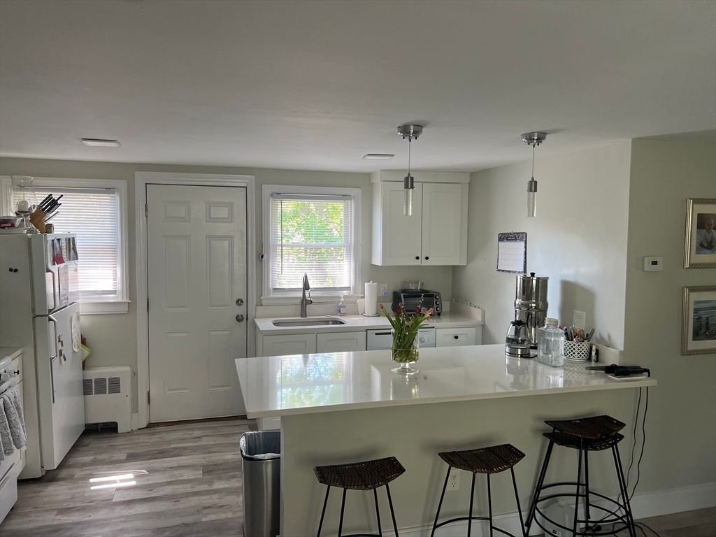 Interior, Kitchen, Pendant Lights, Wood Texture Flooring