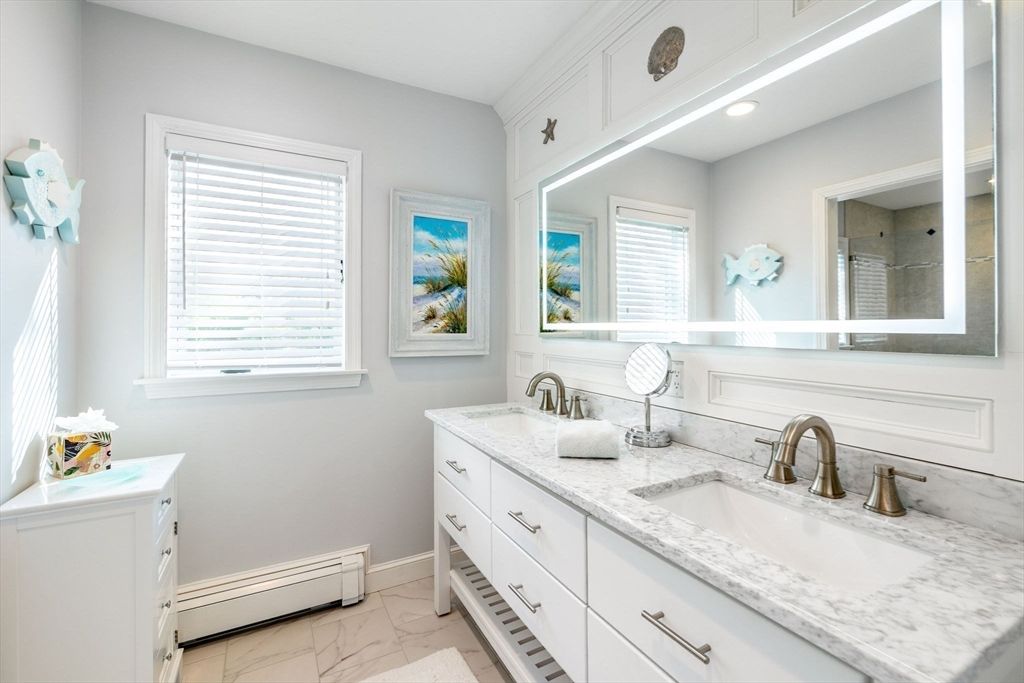 Bathroom, Dual Sink Vanities, Interior, Marble, Recessed Lighting
