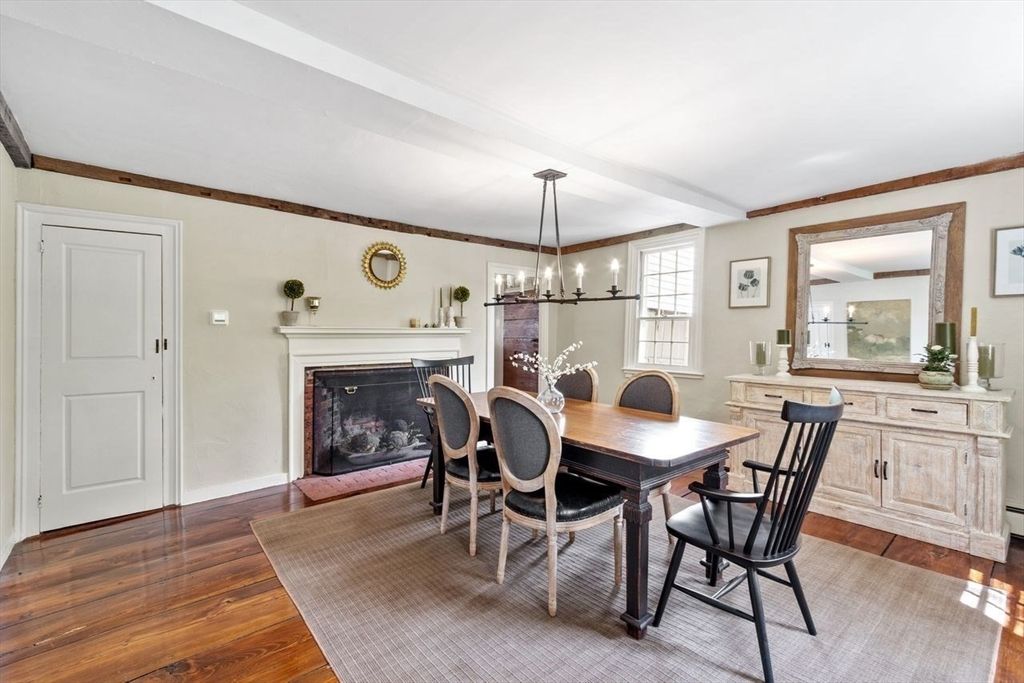 Dining room, Fireplace, Interior, Pendant Lights, Wood Texture Flooring