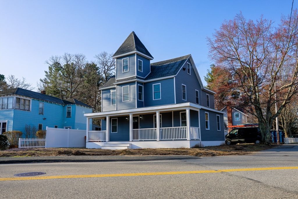 Exterior, Facade, Queen Anne Victorian