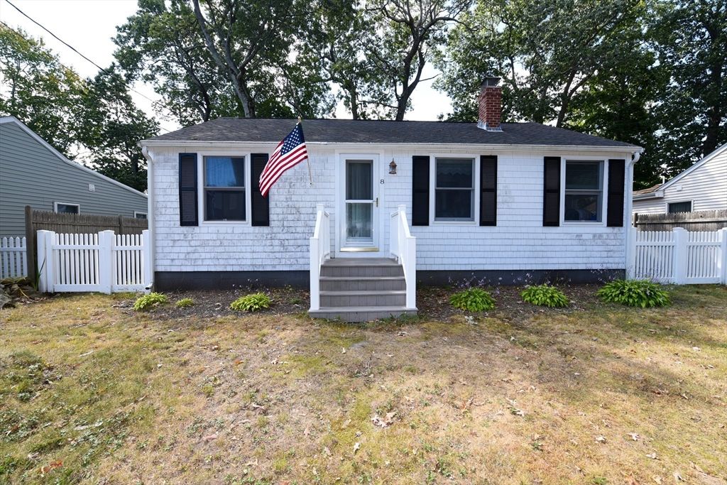 Exterior, Facade, Cape Cod