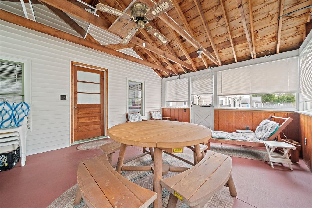 Dining room, Interior, Wooden Beams, Wooden Ceilings