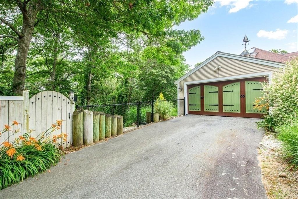 Backyard, Detached Garage, Exterior
