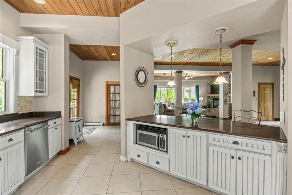 Interior, Kitchen, Pendant Lights, Recessed Lighting, Wooden Ceilings