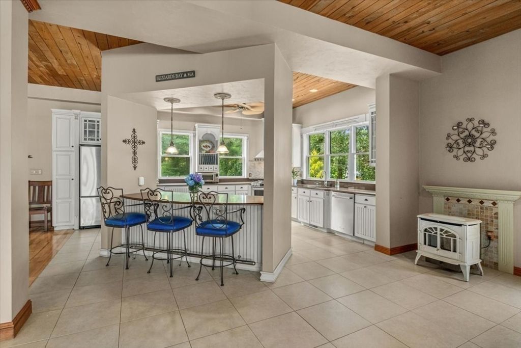 Interior, Kitchen, Pendant Lights, Recessed Lighting, Wooden Ceilings