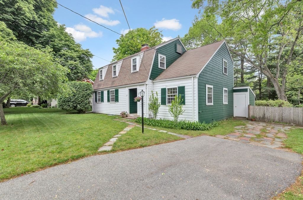 Backyard, Exterior, Facade, Cape Cod