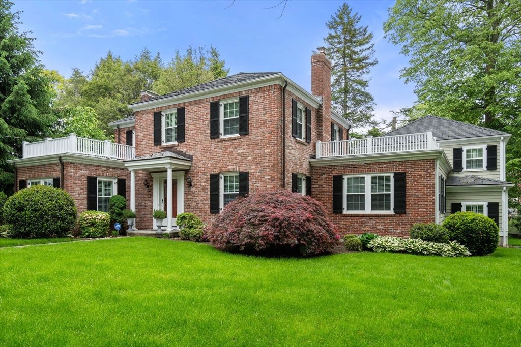 Exterior, Facade, Brick Facade, Georgian