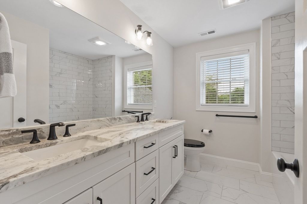 Bathroom, Dual Sink Vanities, Interior, Marble, Recessed Lighting