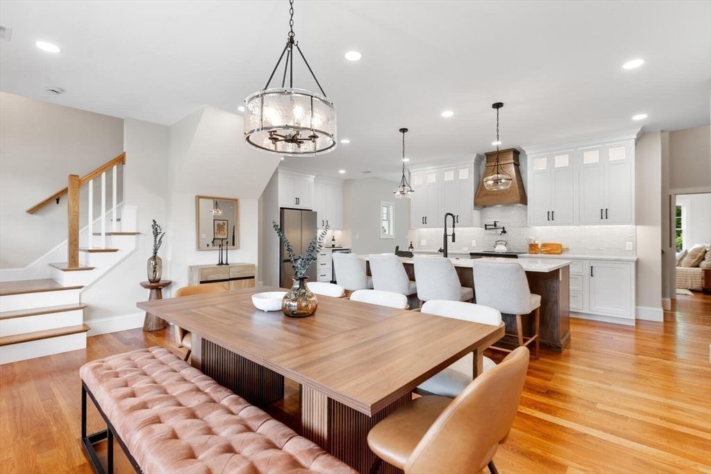 Dining room, Interior, Kitchen, Pendant Lights, Recessed Lighting, Wood Texture Flooring