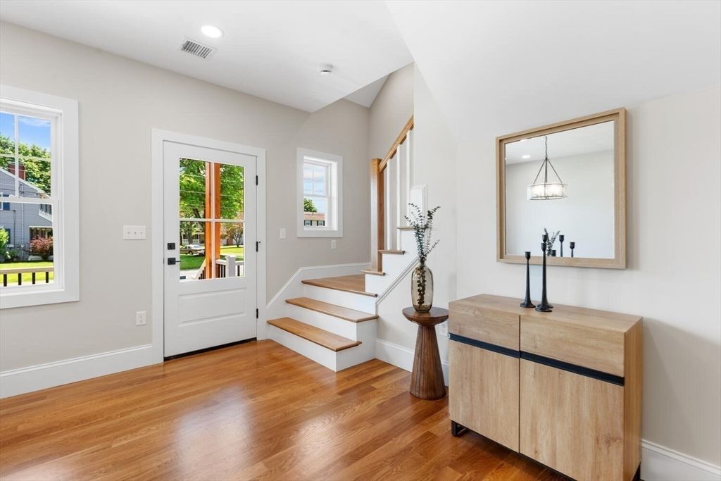 Interior, Pendant Lights, Recessed Lighting, Wood Texture Flooring