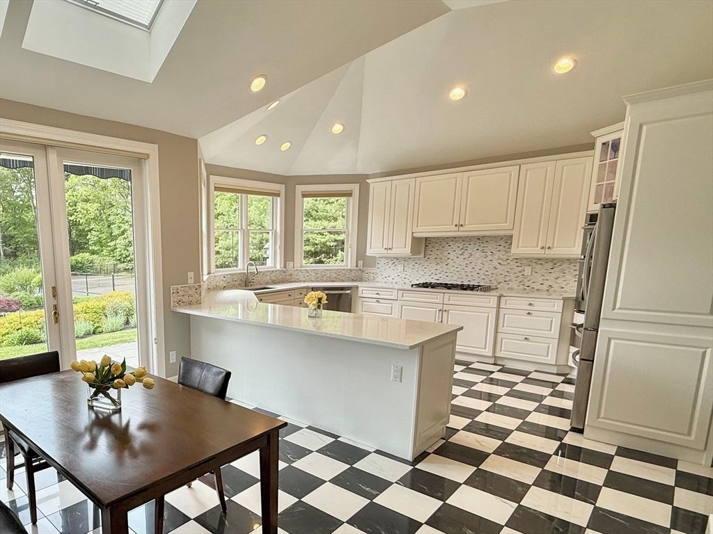 Dining room, Interior, Kitchen, Recessed Lighting