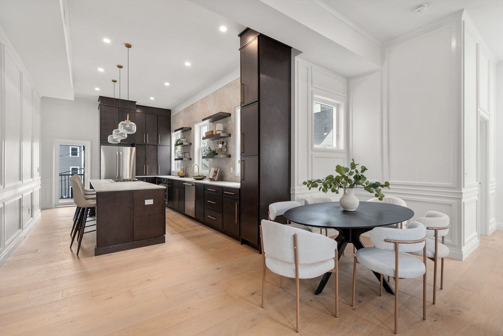 Dining room, Interior, Kitchen, Pendant Lights, Recessed Lighting, Wood Texture Flooring