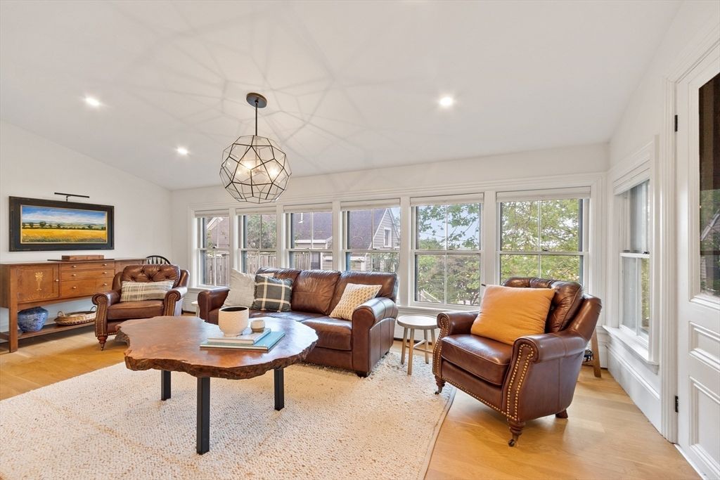 Chandelier, Interior, Living room, Pendant Lights, Recessed Lighting, Wood Texture Flooring