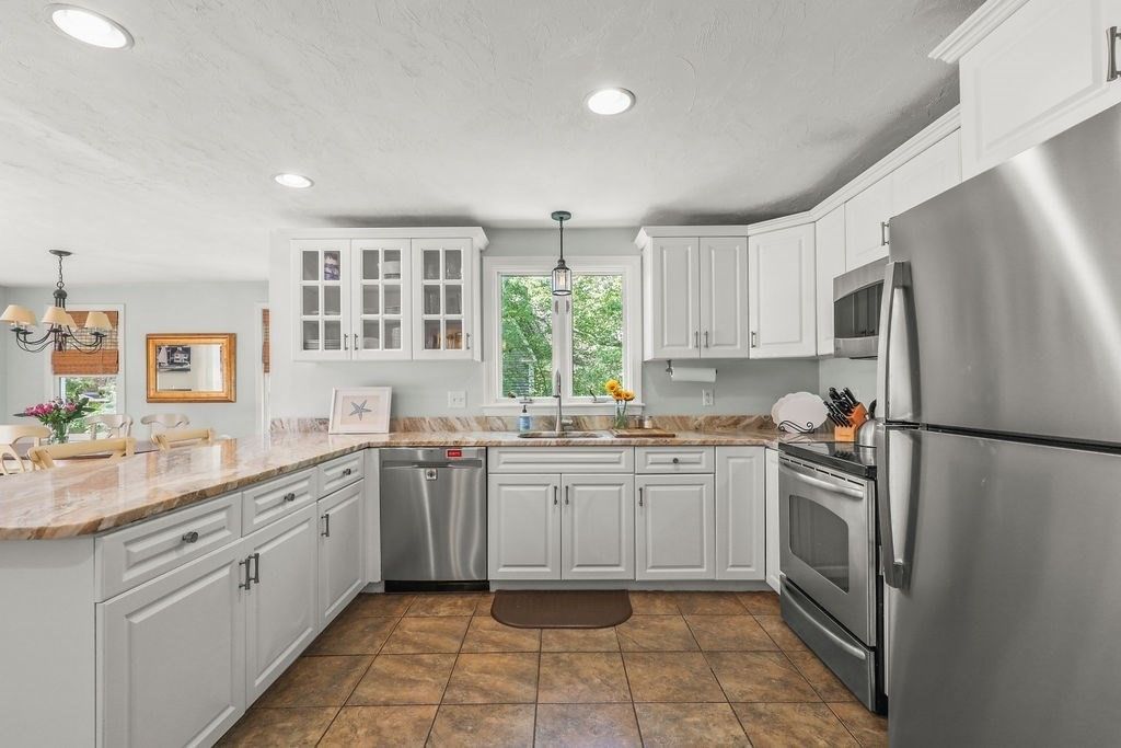 Interior, Kitchen, Pendant Lights, Recessed Lighting, Stainless Steel Appliances