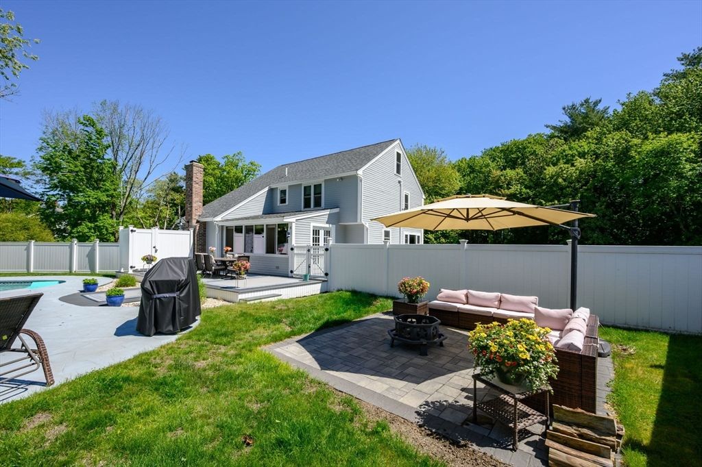 Backyard, Exterior, Pool