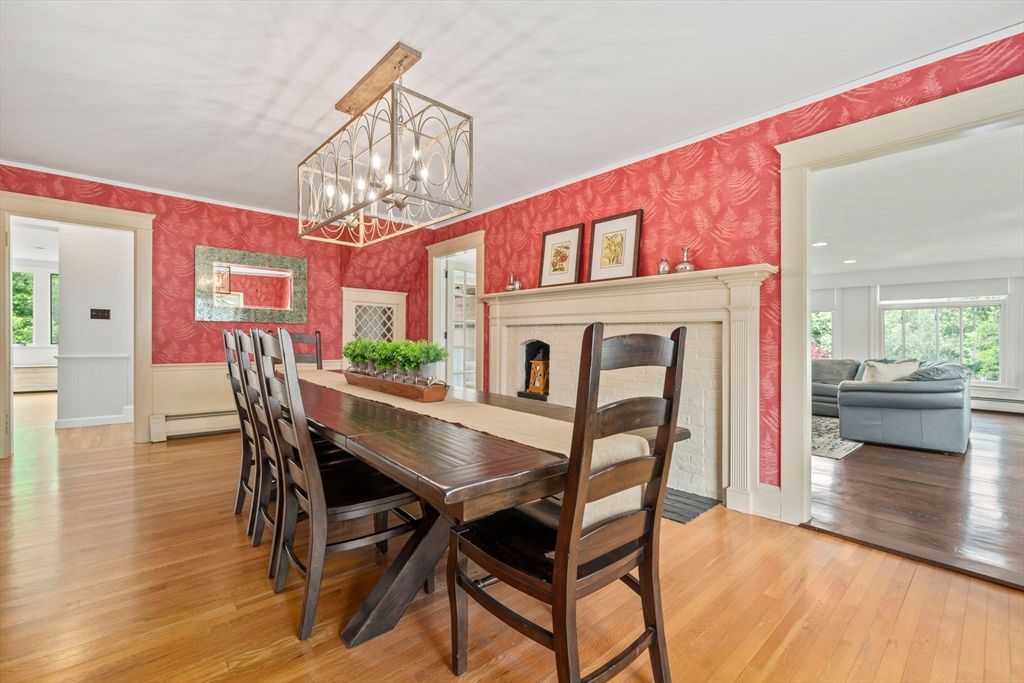 Chandelier, Dining room, Fireplace, Interior, Recessed Lighting, Wood Texture Flooring