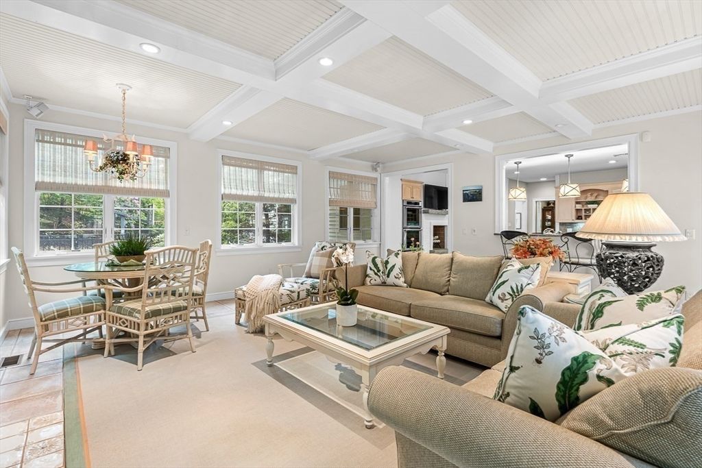 Chandelier, Dining room, Interior, Living room, Pendant Lights, Recessed Lighting