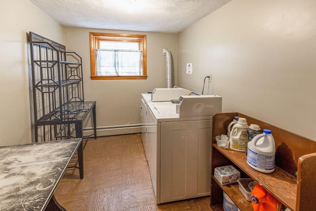 Interior, Washer, Wood Texture Flooring