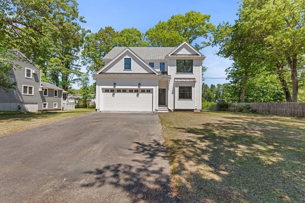 Attached, Exterior, Facade, Farmhouse