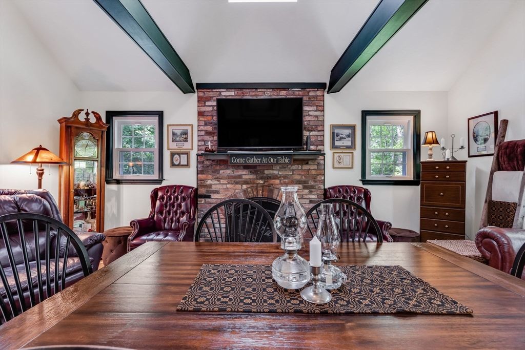 Dining room, Fireplace, Interior