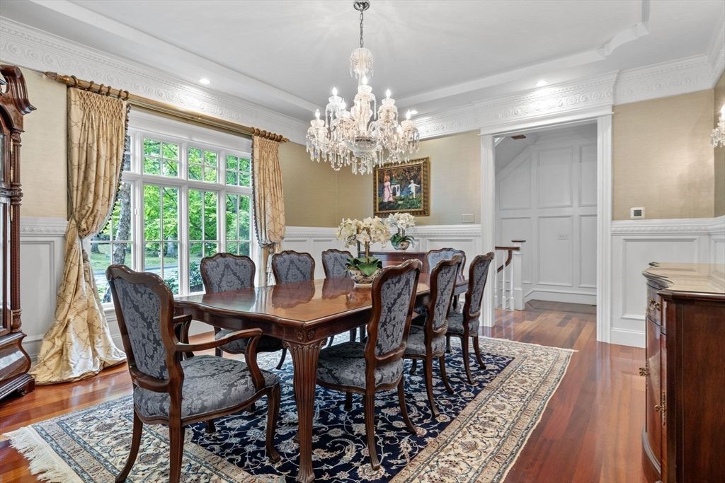 Chandelier, Dining room, Interior, Recessed Lighting, Wood Texture Flooring