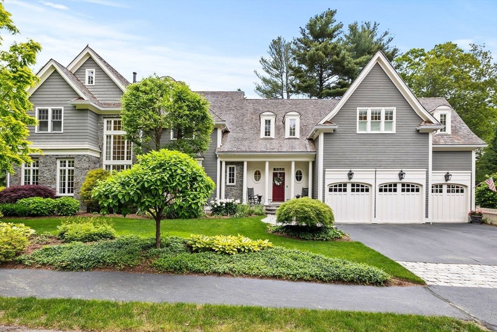 Attached, Exterior, Facade, Farmhouse