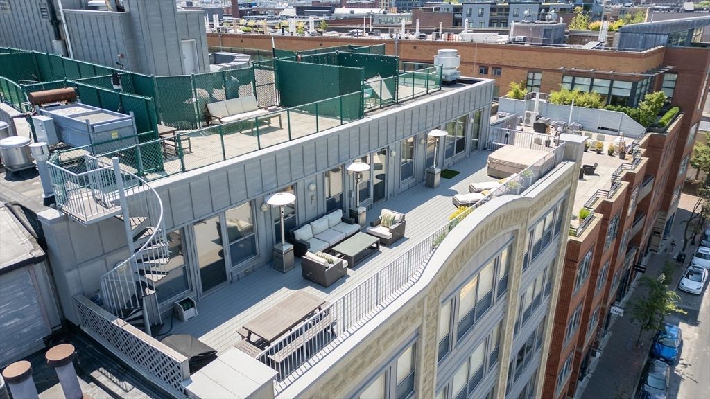 Exterior, Drone