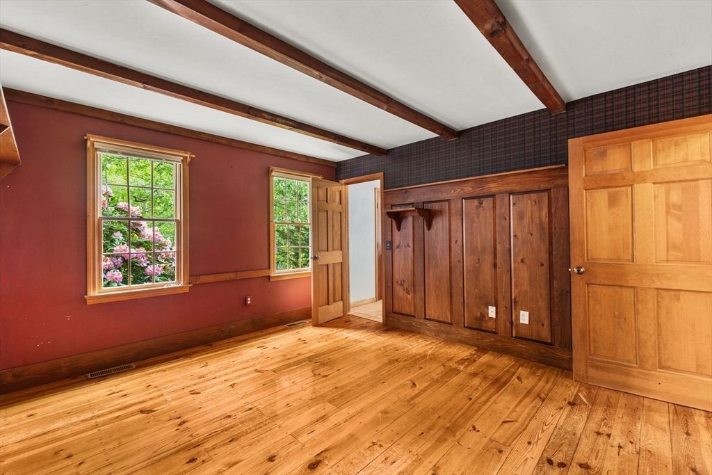 Empty room, Interior, Wooden Beams, Wood Texture Flooring