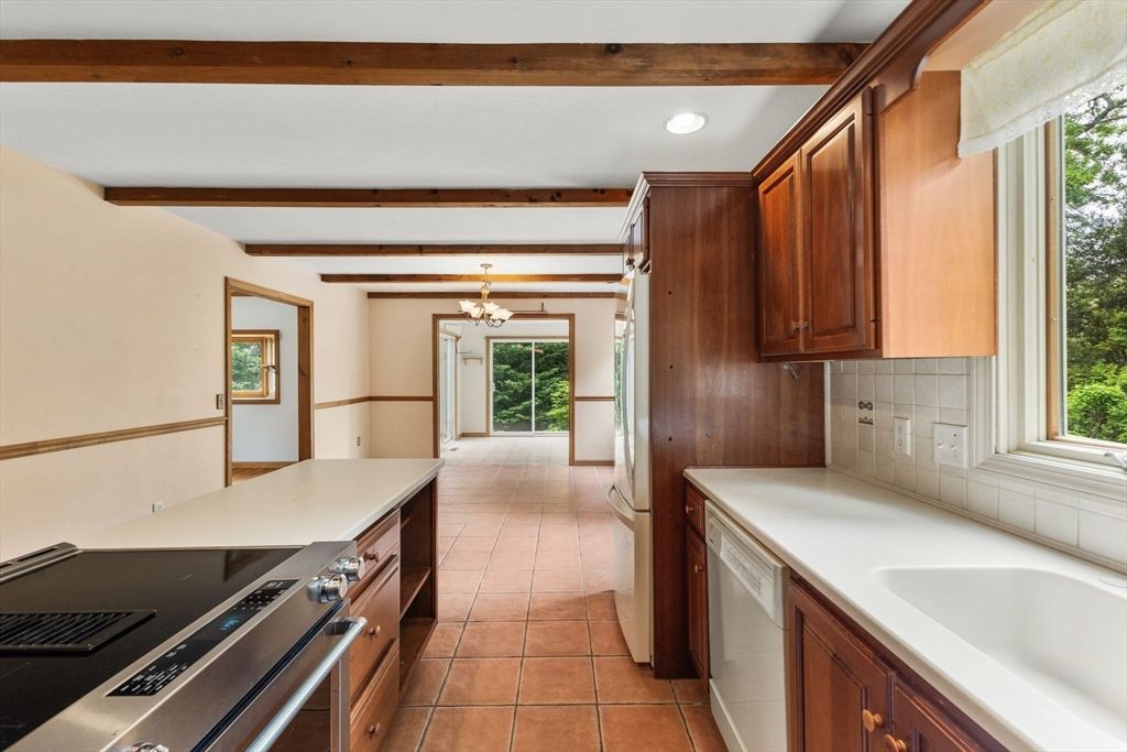 Interior, Kitchen, Recessed Lighting, Wooden Beams