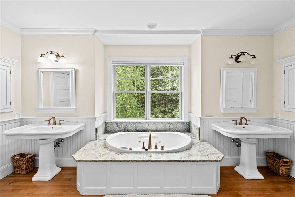 Bathroom, Dual Sink Vanities, Interior, Wood Texture Flooring