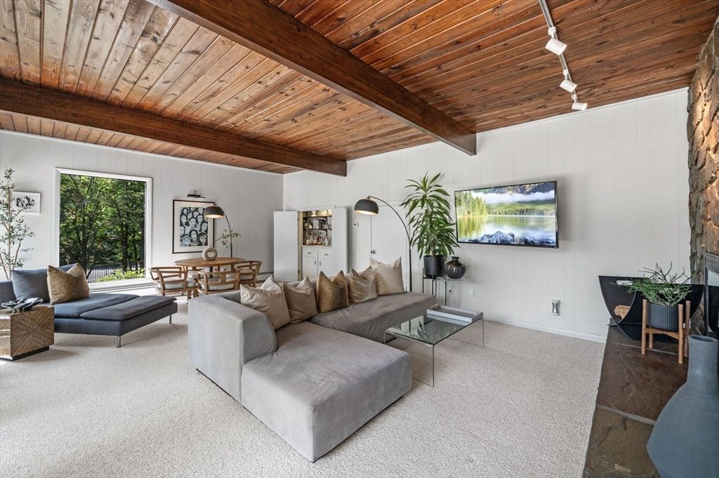 Dining room, Interior, Living room, Wooden Beams, Wooden Ceilings