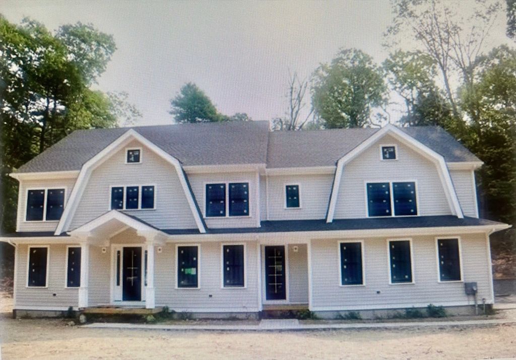 Exterior, Facade, Farmhouse