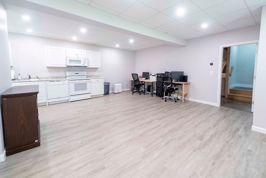 Home Office, Interior, Kitchen, Recessed Lighting, Wood Texture Flooring
