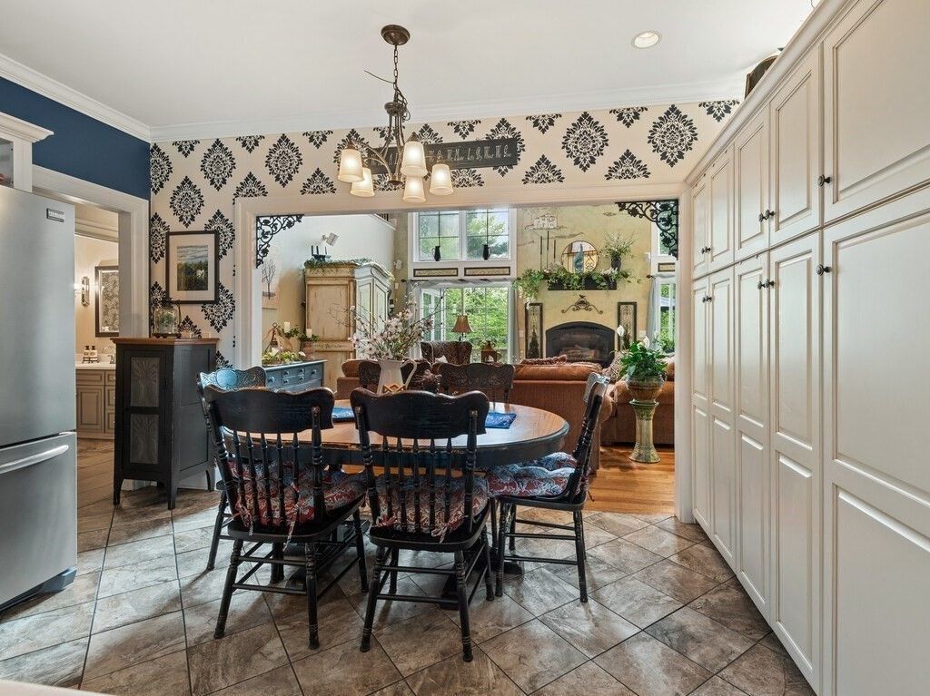 Dining room, Fireplace, Interior, Pendant Lights, Recessed Lighting, Wood Texture Flooring